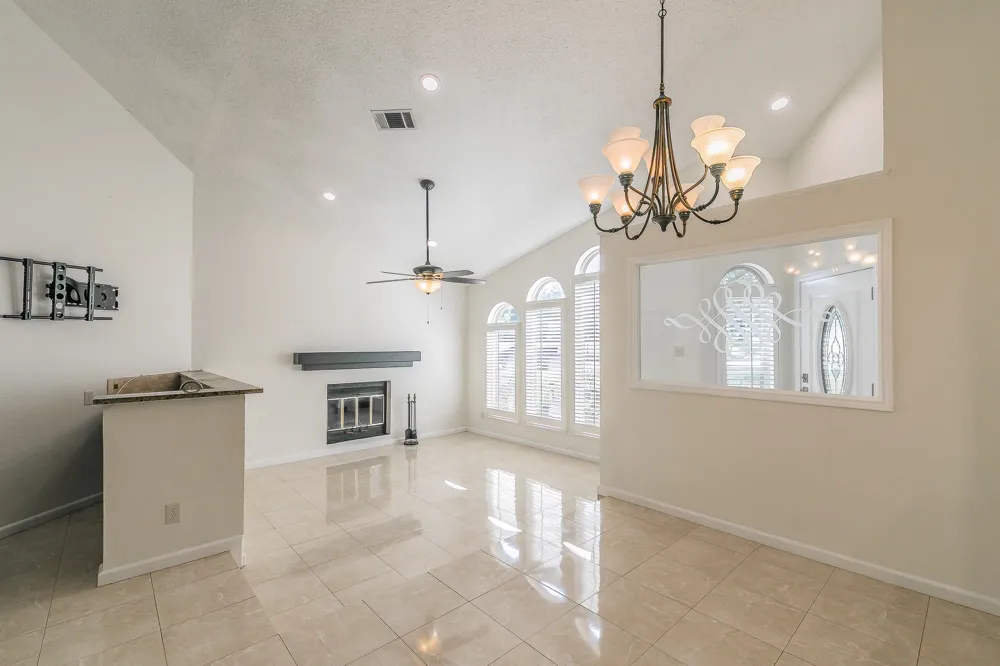 400 S Fielder Road Arlington, TX 76013
