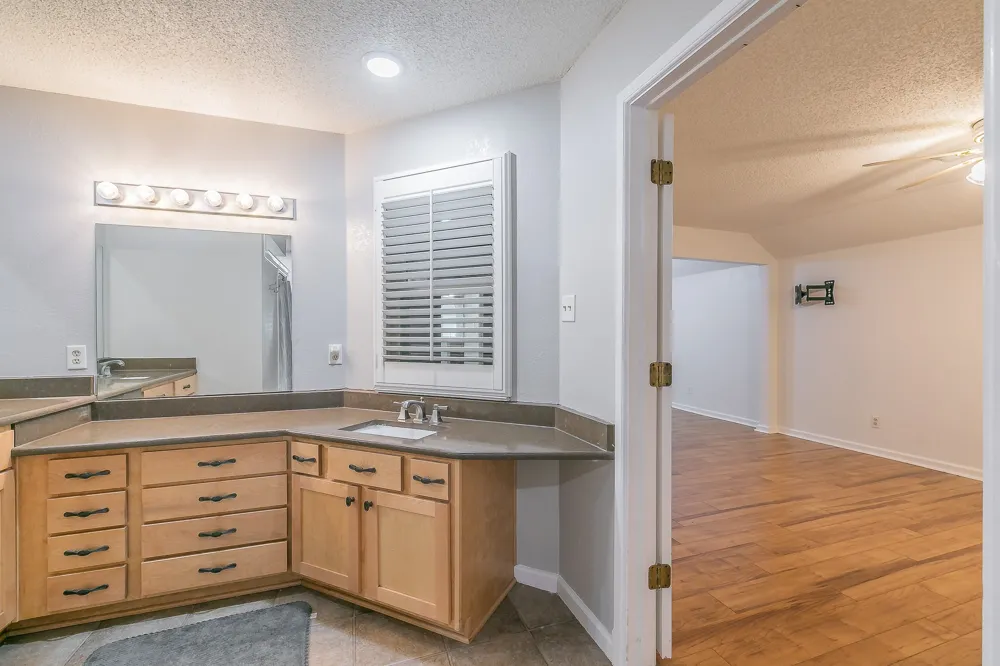 400 S Fielder Road Arlington, TX 76013
