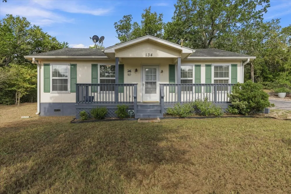 134 Tejas Street Smithville, TX 78957