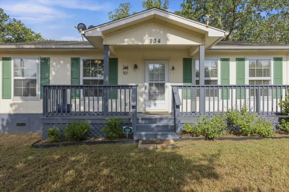134 Tejas Street Smithville, TX 78957