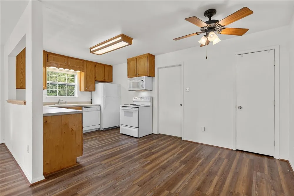 134 Tejas Street Smithville, TX 78957