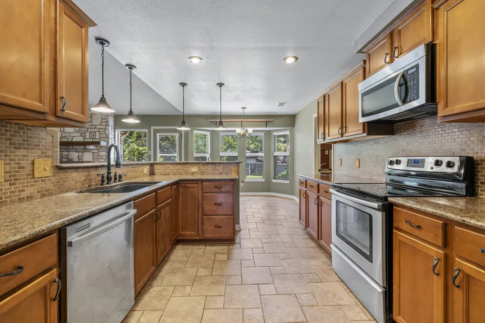 415 Meadow Ridge Drive Kerrville, TX 78028