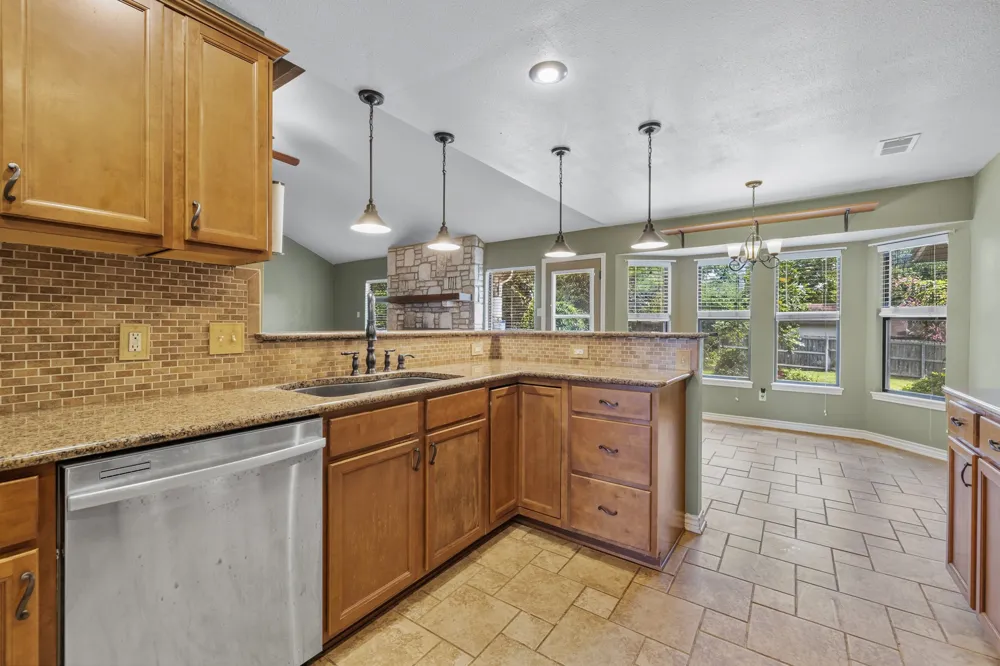 415 Meadow Ridge Drive Kerrville, TX 78028