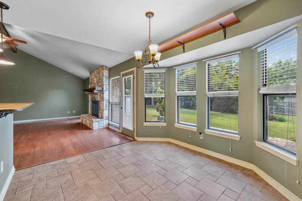 415 Meadow Ridge Drive Kerrville, TX 78028