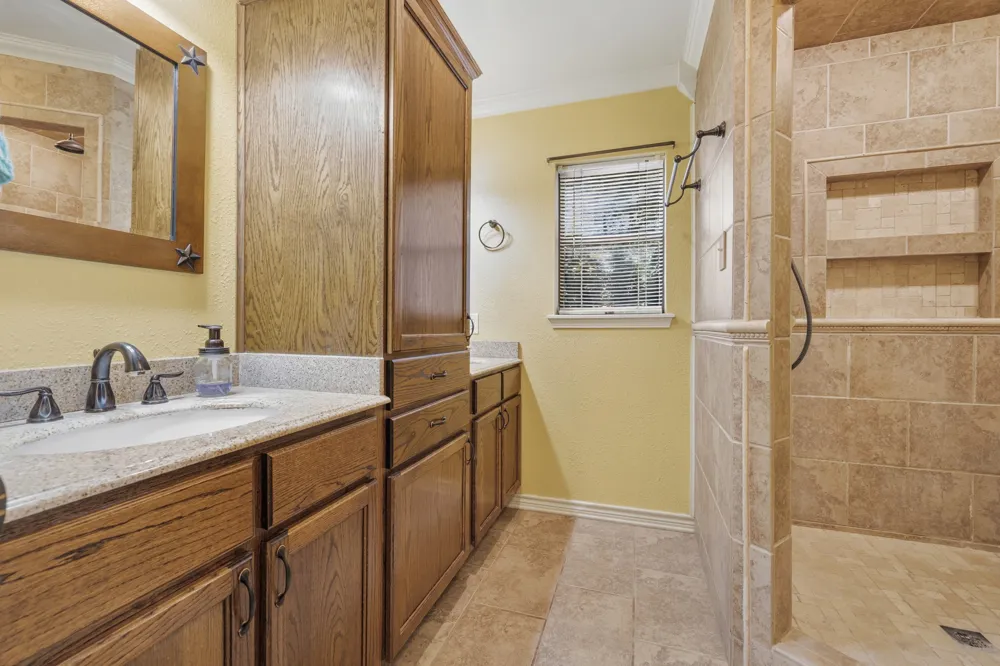 415 Meadow Ridge Drive Kerrville, TX 78028