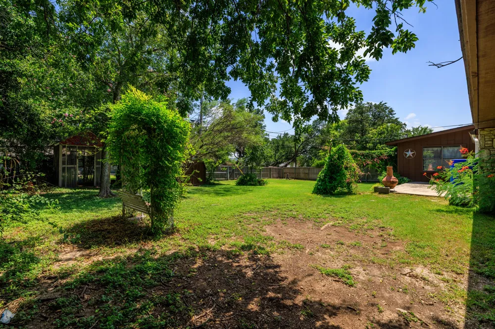 415 Meadow Ridge Drive Kerrville, TX 78028
