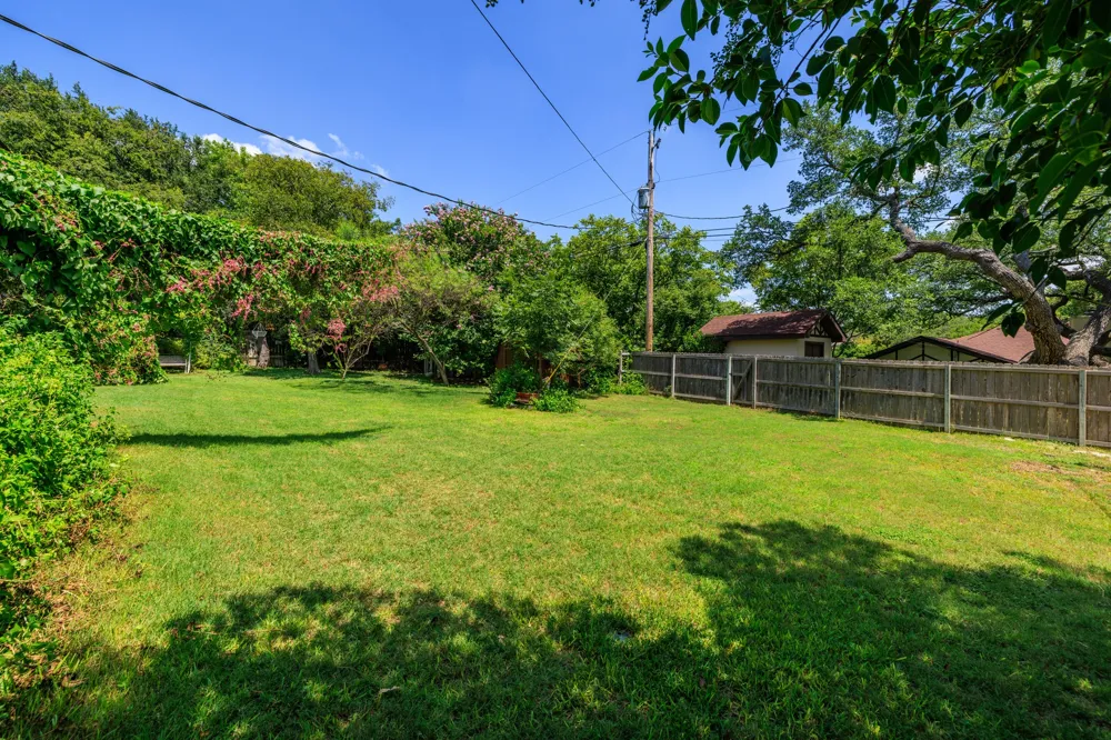 415 Meadow Ridge Drive Kerrville, TX 78028