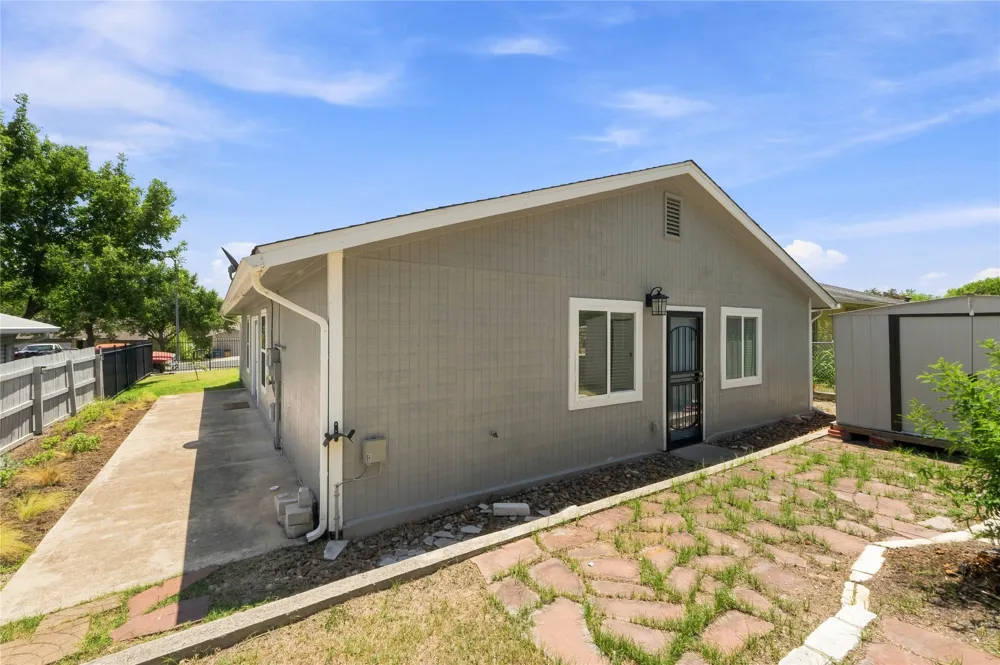 7000 Shannon Drive Austin, TX 78724