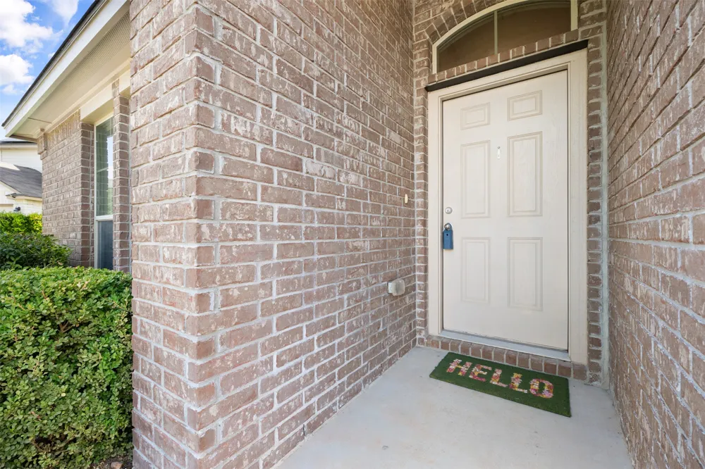 208 Plata Lane Jarrell, TX 76537