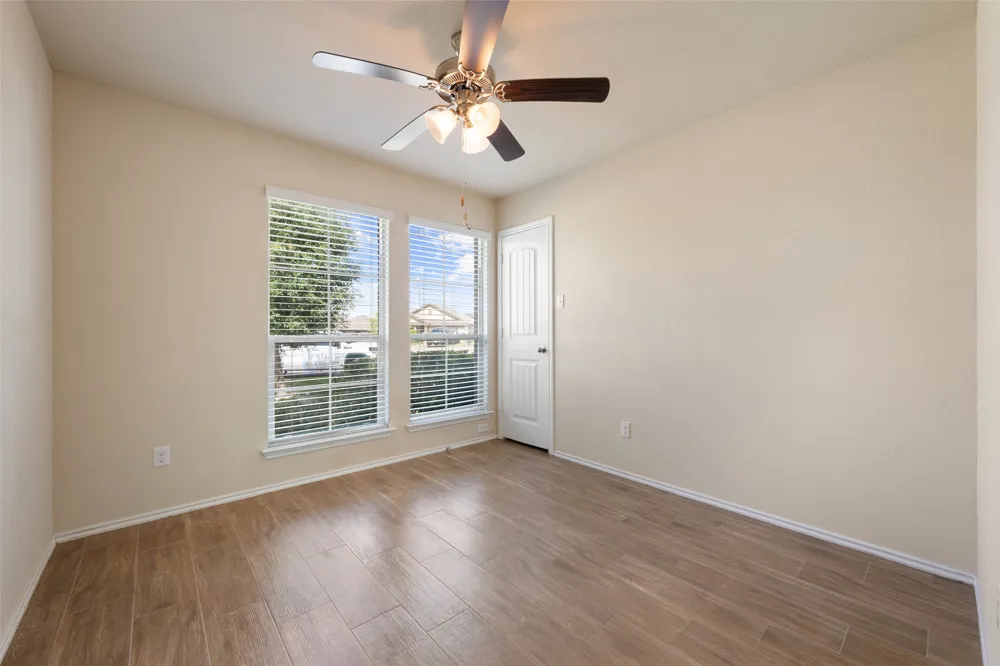 208 Plata Lane Jarrell, TX 76537