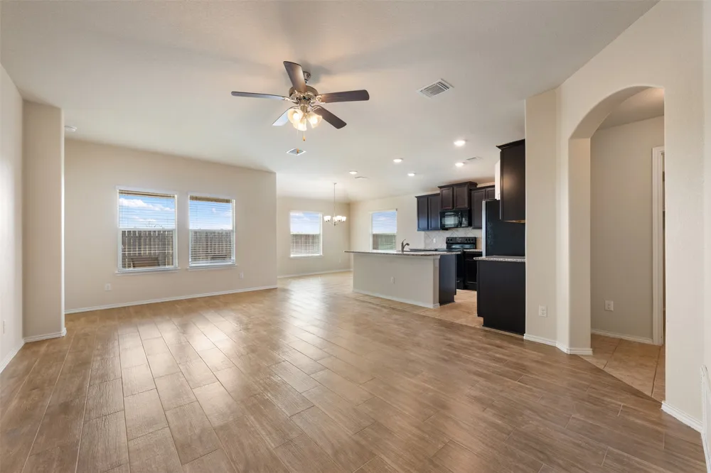 208 Plata Lane Jarrell, TX 76537