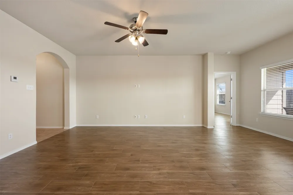 208 Plata Lane Jarrell, TX 76537