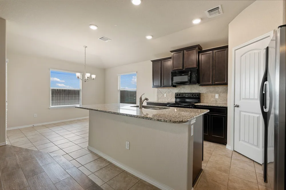208 Plata Lane Jarrell, TX 76537