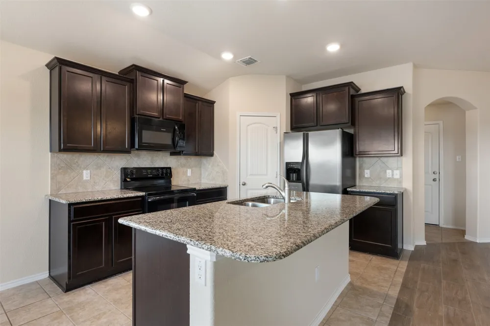 208 Plata Lane Jarrell, TX 76537