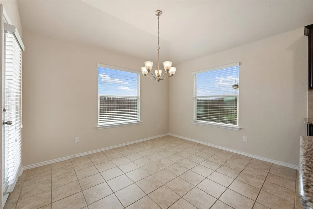 208 Plata Lane Jarrell, TX 76537