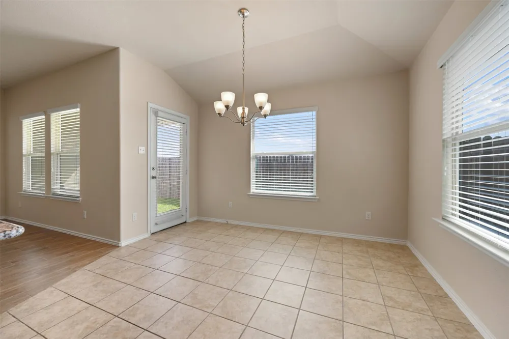 208 Plata Lane Jarrell, TX 76537
