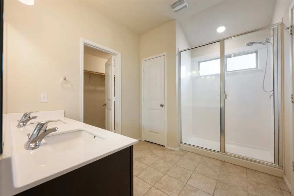208 Plata Lane Jarrell, TX 76537