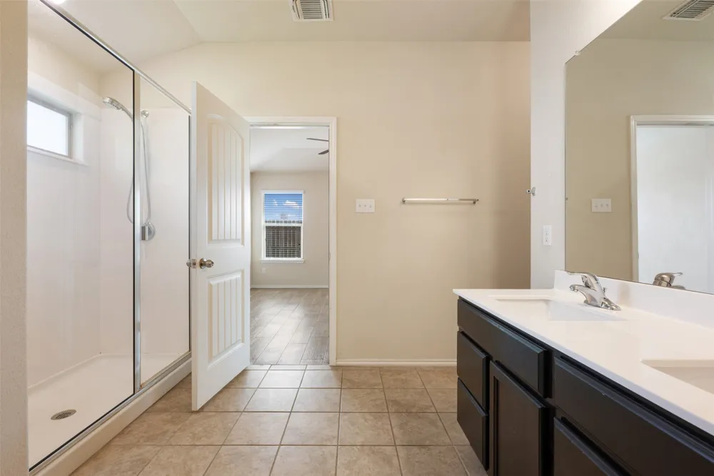 208 Plata Lane Jarrell, TX 76537