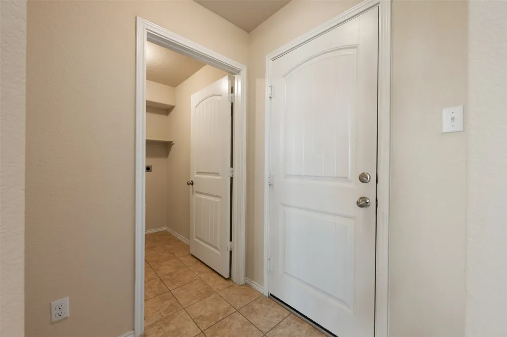 208 Plata Lane Jarrell, TX 76537