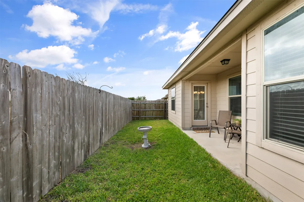 208 Plata Lane Jarrell, TX 76537