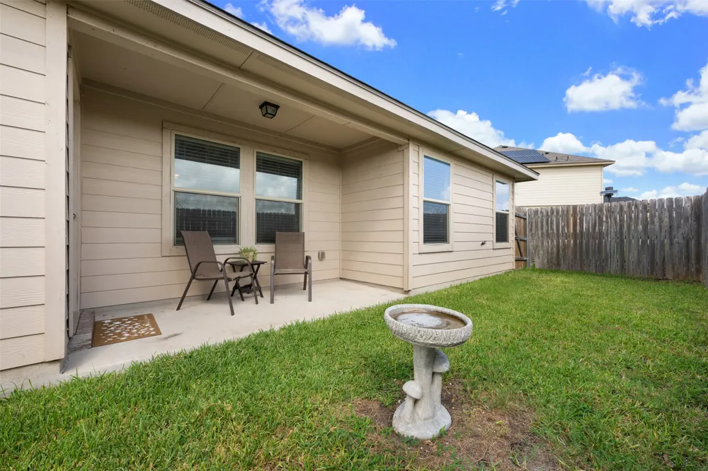 208 Plata Lane Jarrell, TX 76537