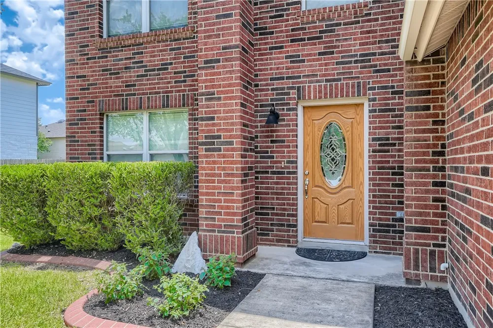 1105 Fox Sparrow Cove Pflugerville, TX 78660
