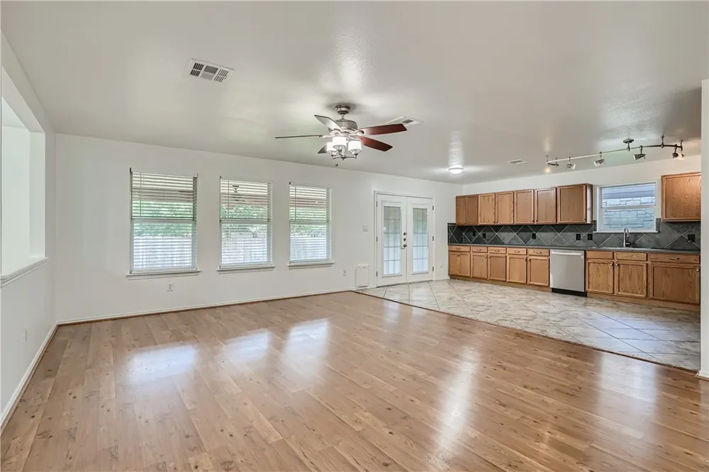 1105 Fox Sparrow Cove Pflugerville, TX 78660