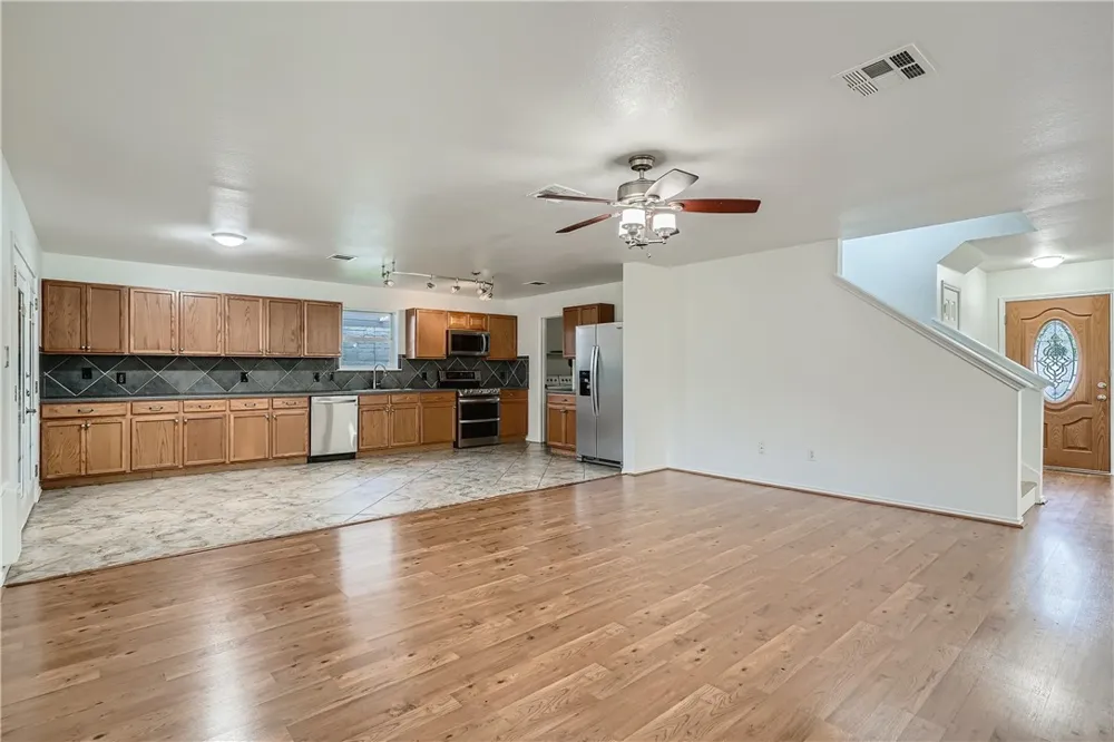 1105 Fox Sparrow Cove Pflugerville, TX 78660