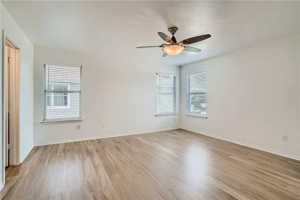 1105 Fox Sparrow Cove Pflugerville, TX 78660