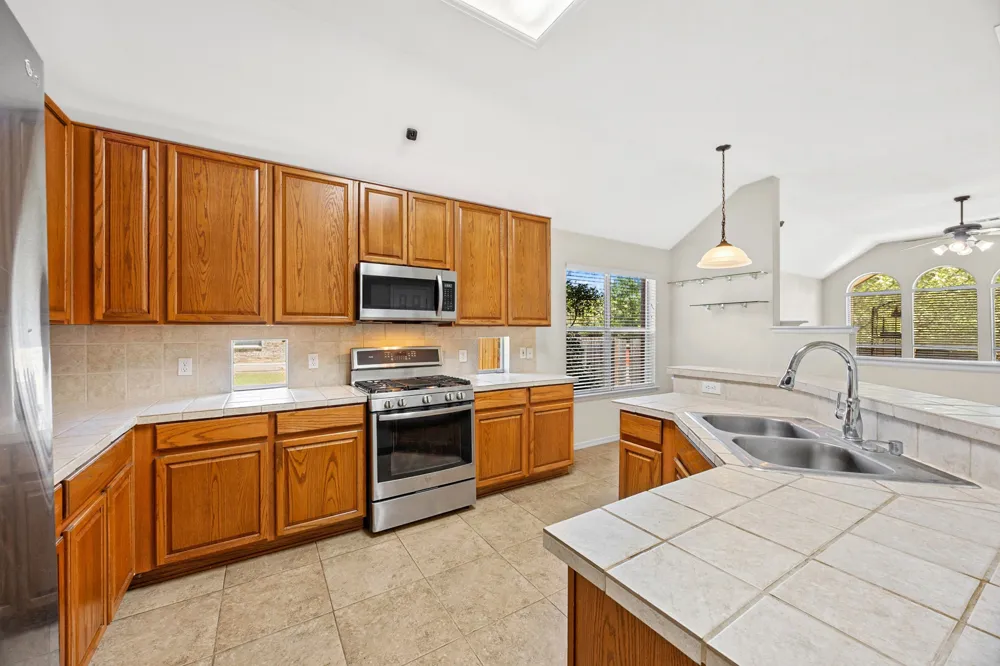 437 Hometown Parkway Kyle, TX 78640