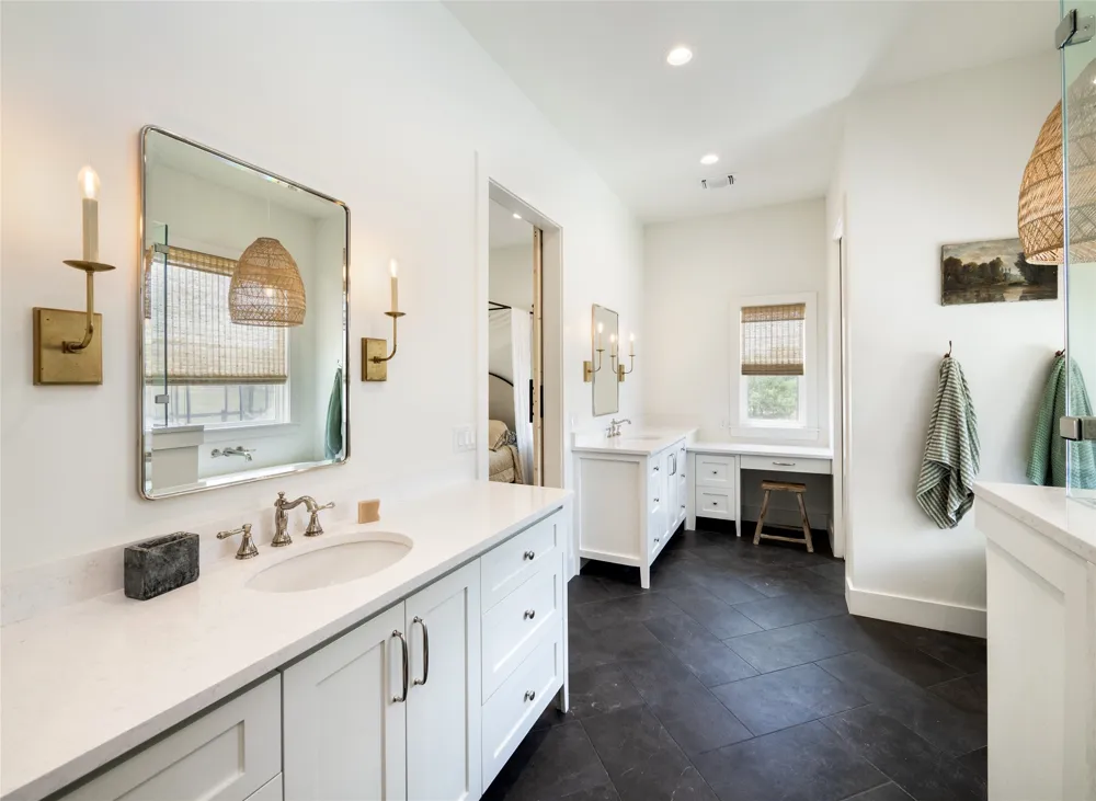 112 Roanoak Drive Dripping Springs, TX 78620