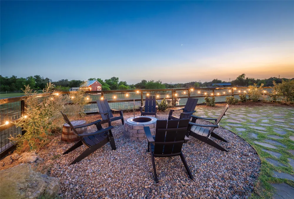 112 Roanoak Drive Dripping Springs, TX 78620