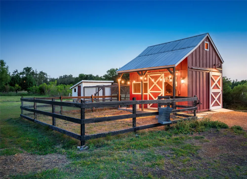 112 Roanoak Drive Dripping Springs, TX 78620