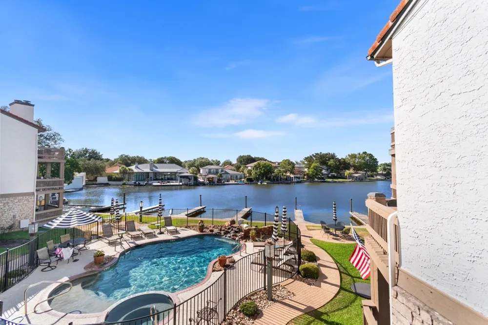 509 Short Circuit #203 Horseshoe Bay, TX 78657