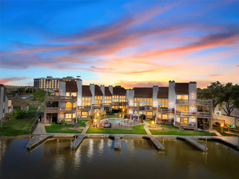509 Short Circuit #203 Horseshoe Bay, TX 78657