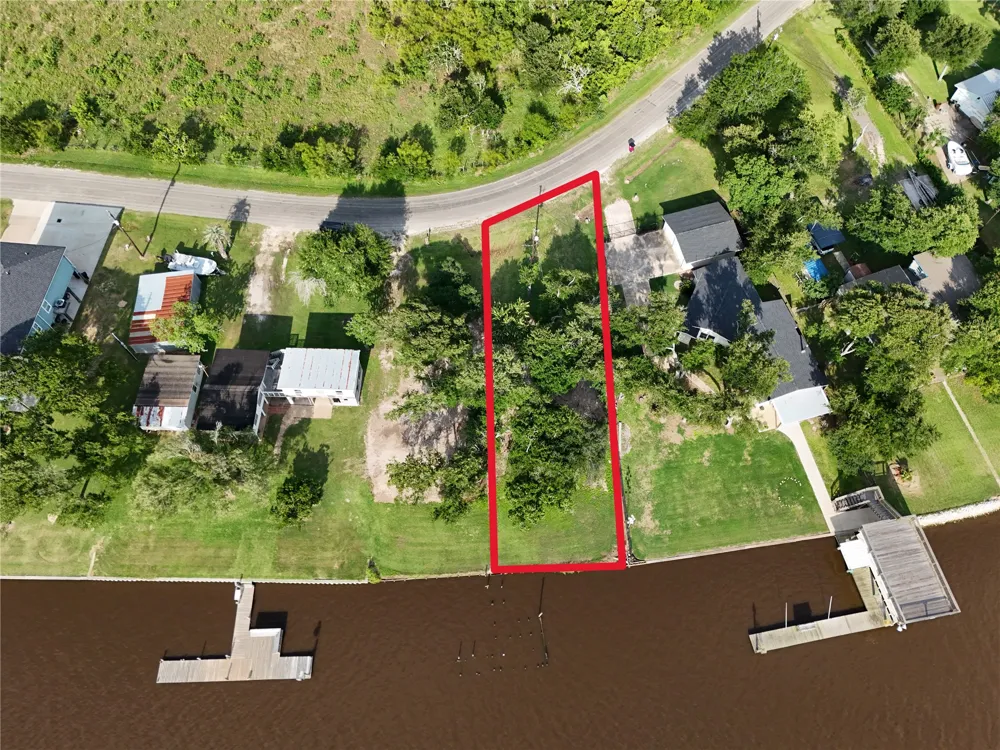 1836 CR 206 Sargent, TX 77414
