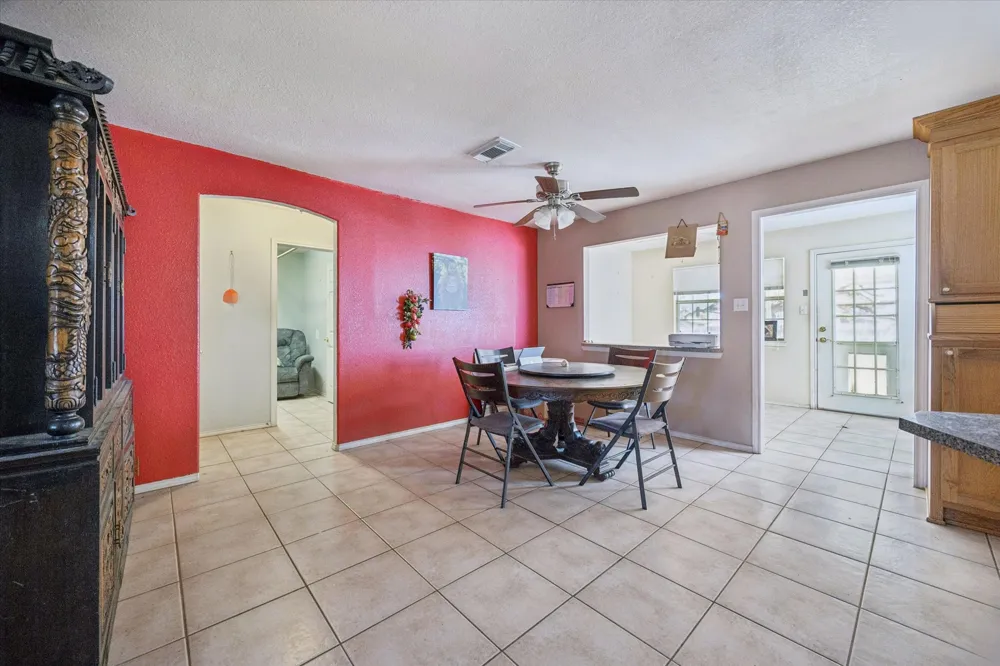 1836 Ridgeview Drive Kingsland, TX 78639