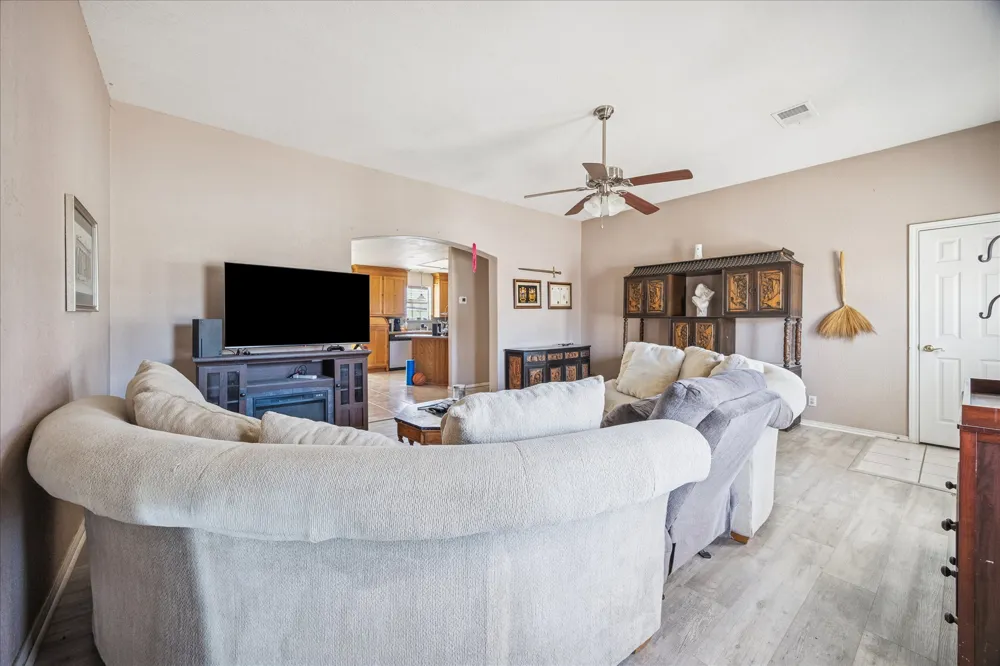 1836 Ridgeview Drive Kingsland, TX 78639