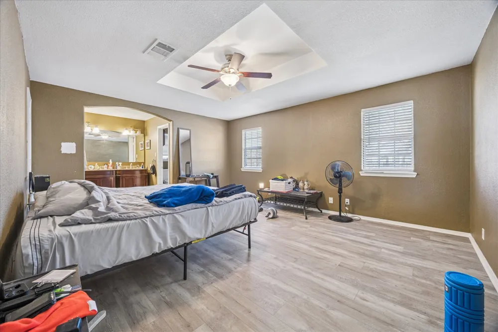 1836 Ridgeview Drive Kingsland, TX 78639