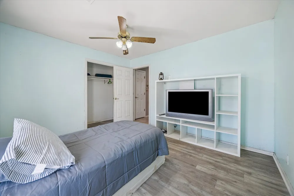 1836 Ridgeview Drive Kingsland, TX 78639