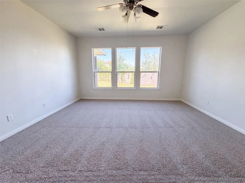 234 Wells Bend Hutto, TX 78634