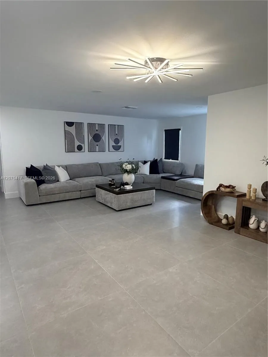 15042 SW 149th St Miami, FL 33196