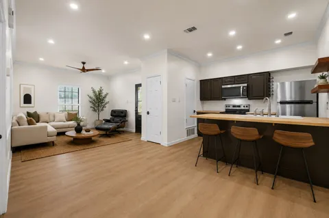 1307 Kinney Avenue