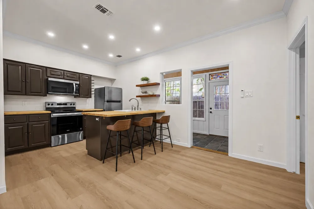 1307 Kinney Avenue Austin, TX 78704