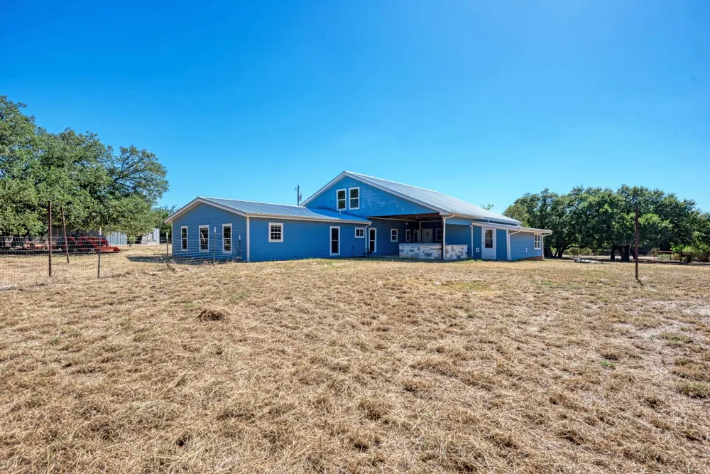 2812 County Road 205 Lampasas, TX 76550