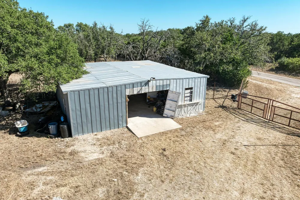 2812 County Road 205 Lampasas, TX 76550