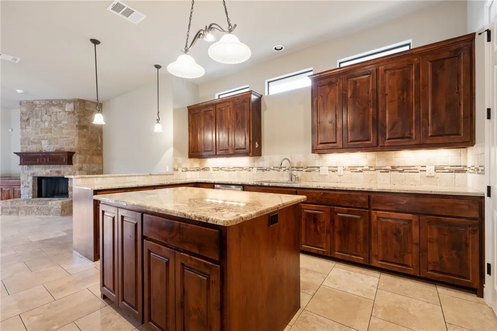 1 Chandon Lane Lakeway, TX 78734
