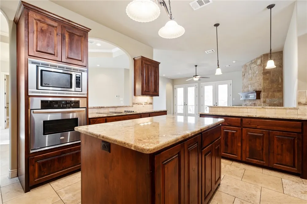 1 Chandon Lane Lakeway, TX 78734