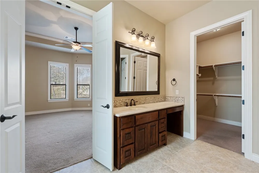 1 Chandon Lane Lakeway, TX 78734