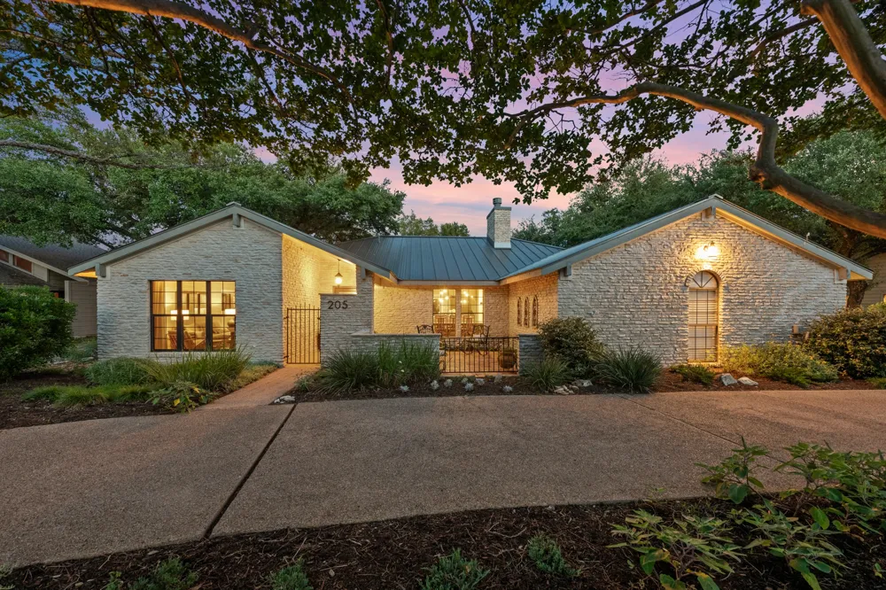 205 Copperleaf Road Lakeway, TX 78734